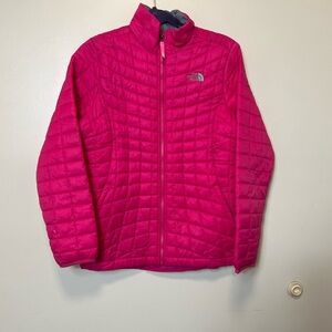 The North Face Girls Fuchsia Quilted Jacket. Size XL (18)